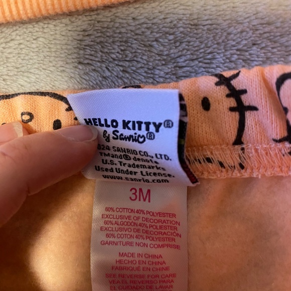 Hello Kitty set for 3 months - Picture 3 of 4